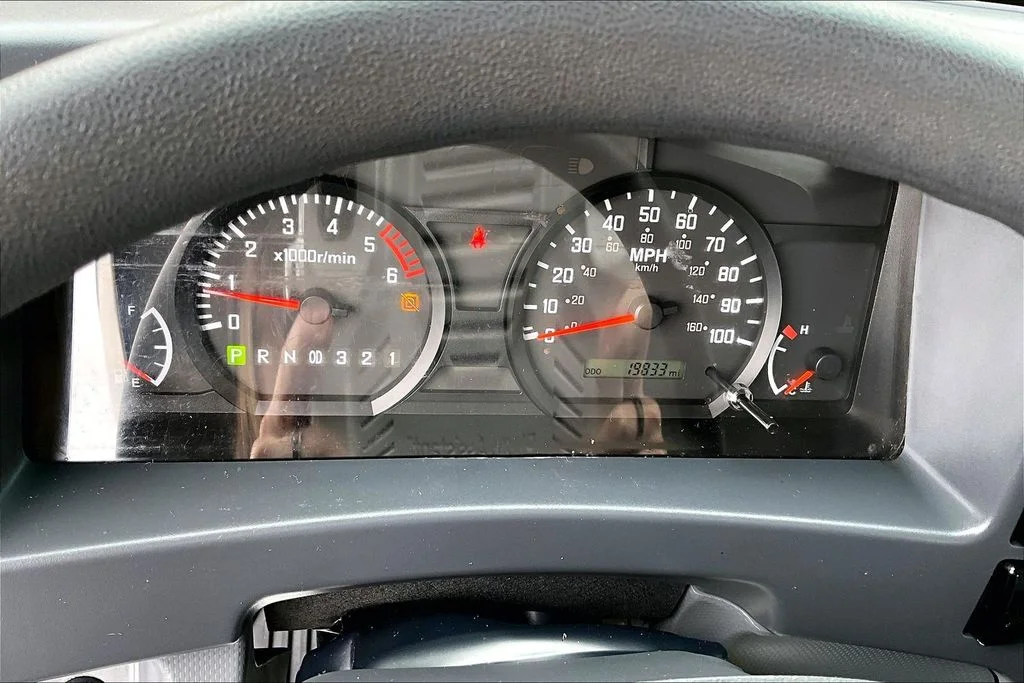 2022 Isuzu NRR - Photo 8
