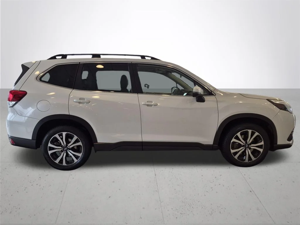 Used 2022 White Subaru Limited image 6