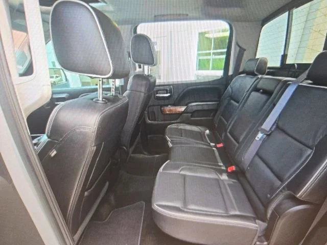 Used 2017 IRIDESCENT PEARL TRICOAT Chevrolet High Country image 9