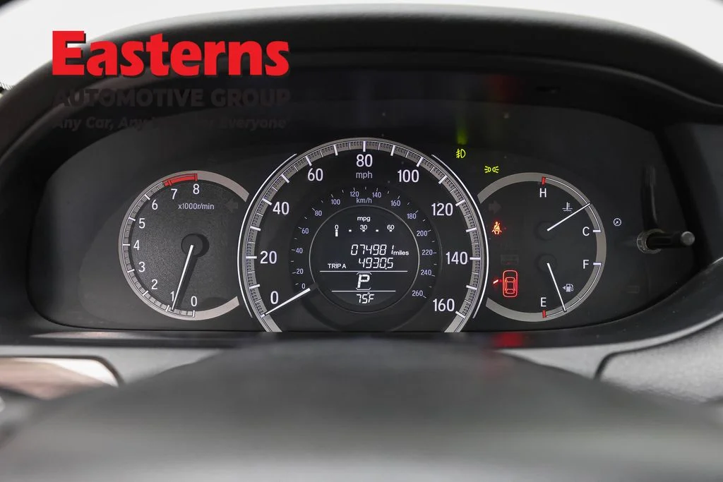 Used 2017 White Honda EX-L image 18