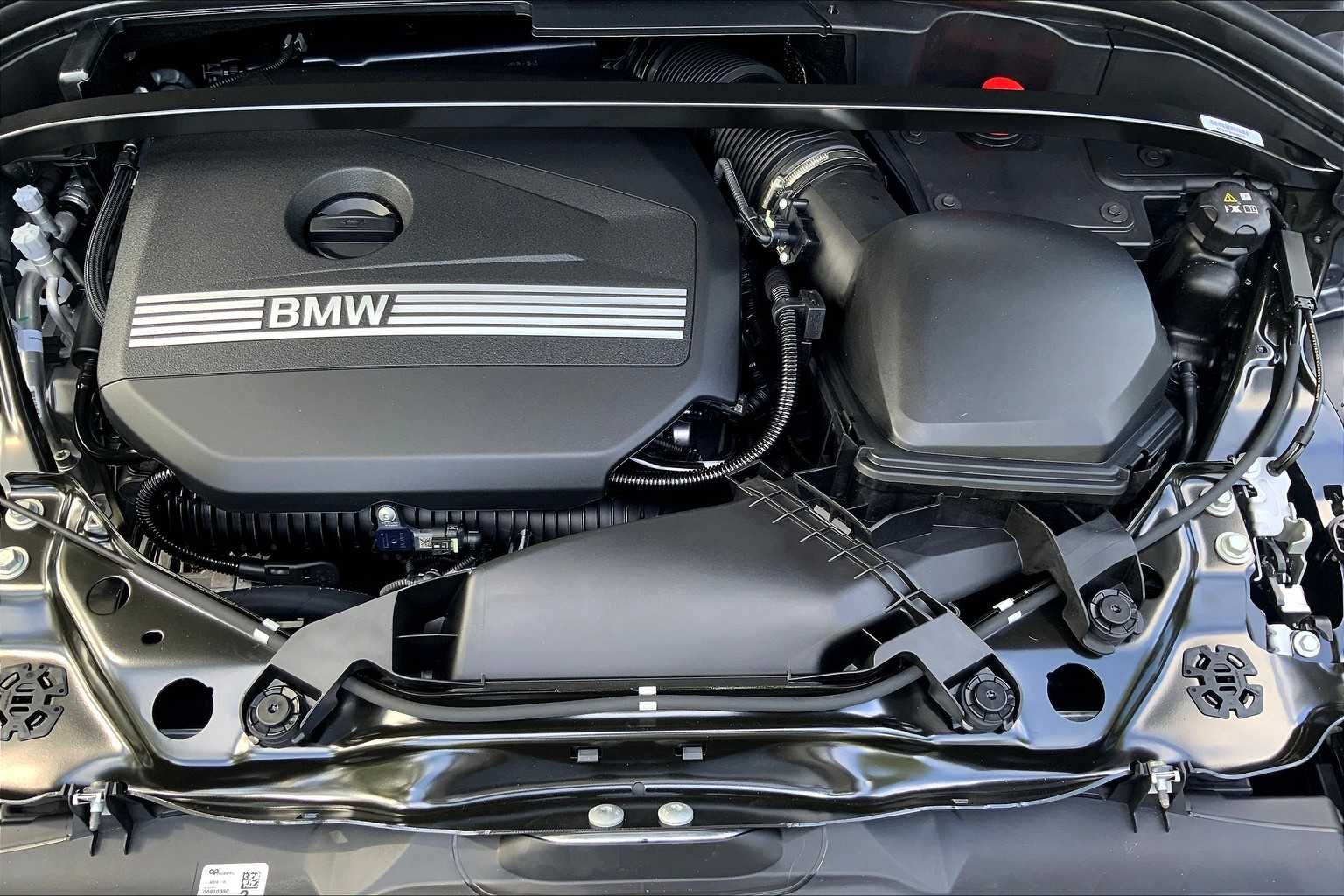 Used 2026 Skyscraper Grey Metallic BMW xDrive28i image 34