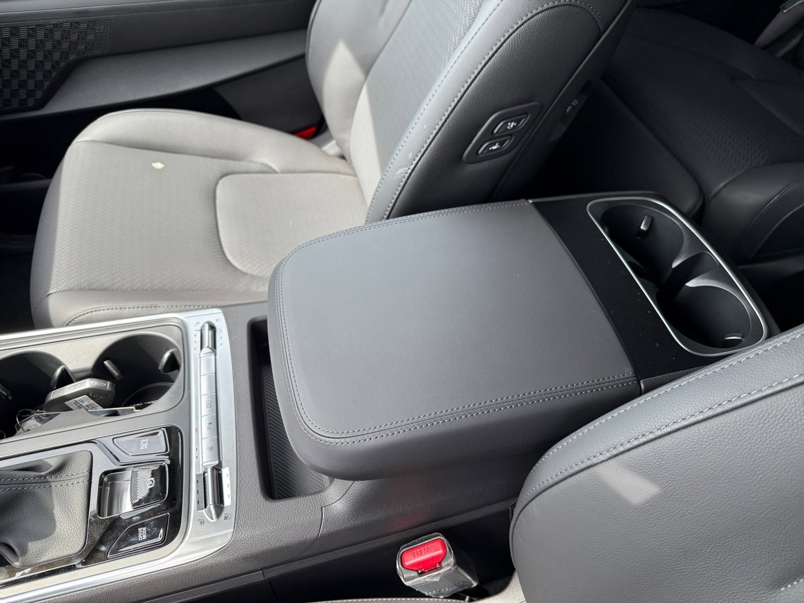 2025 Kia Carnival SX Prestige - Photo 14