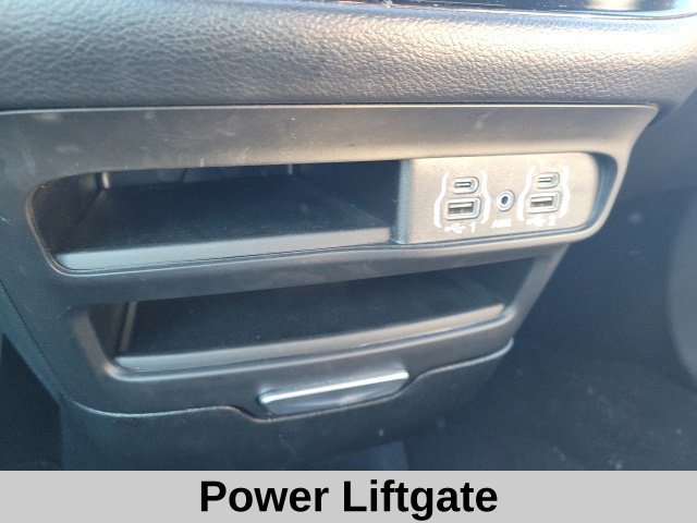 Used 2025 Black Chrysler Select image 6