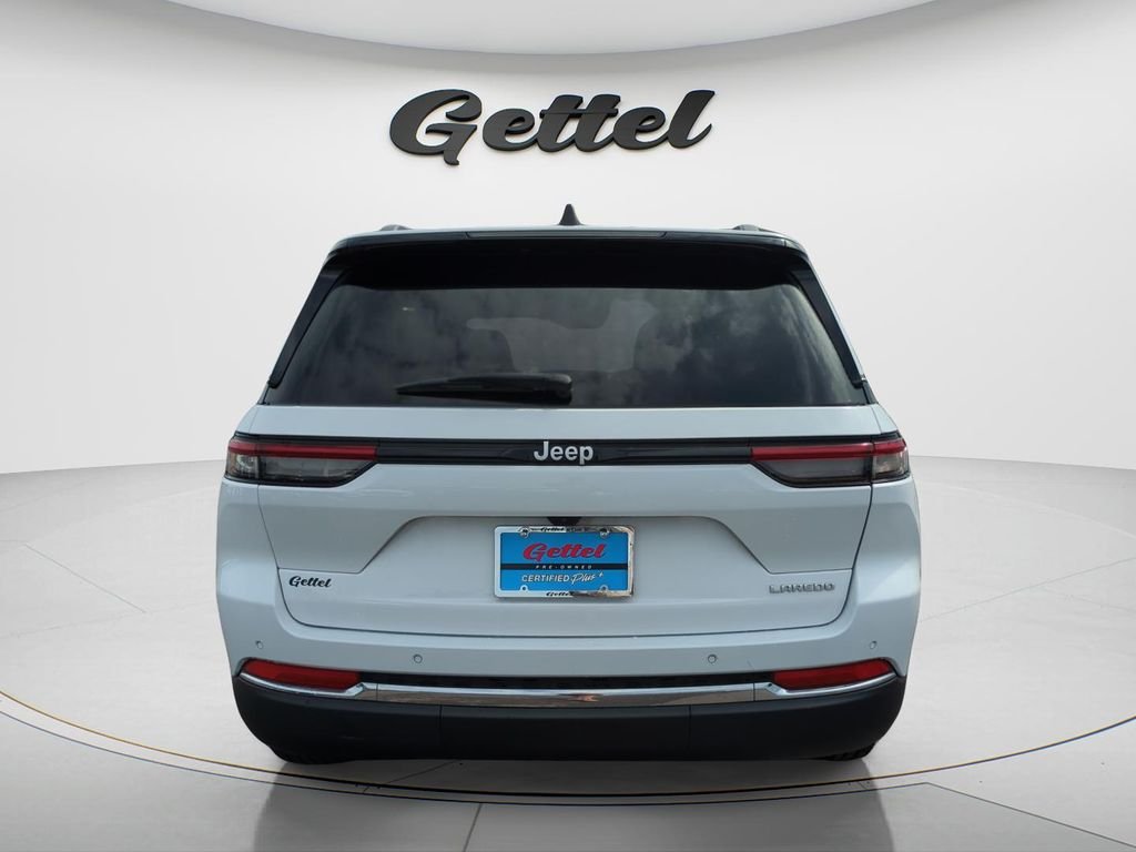Used 2025 White Jeep Laredo image 6