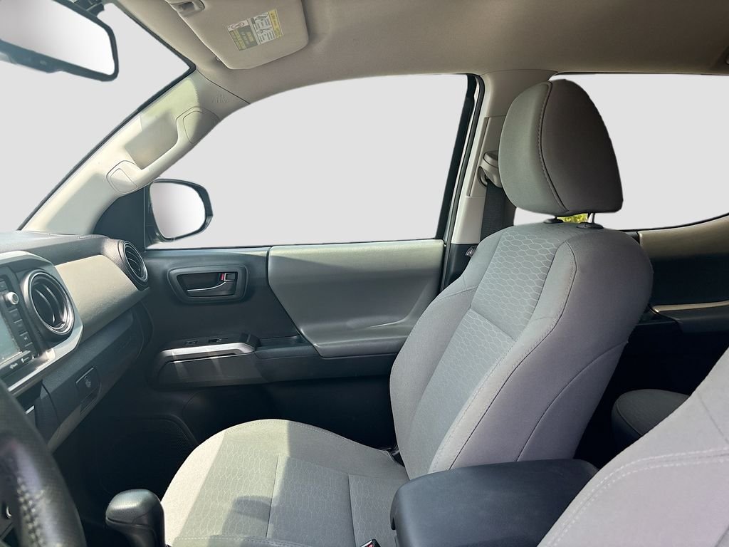 Used 2017 Silver Toyota SR5 image 30