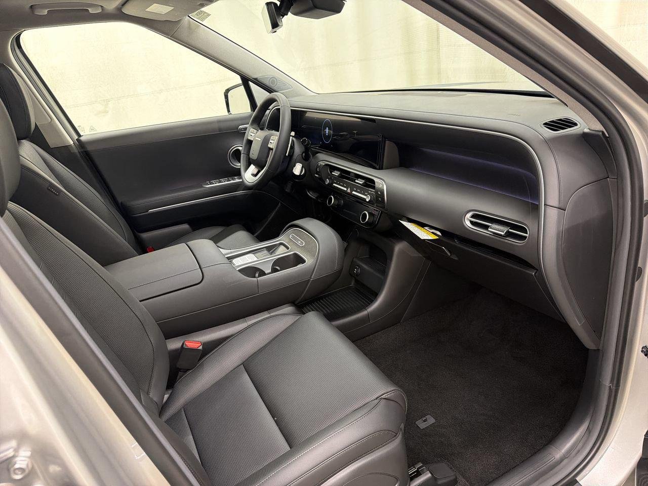New 2027 Shimmering Silver Hyundai Limited AWD image 15