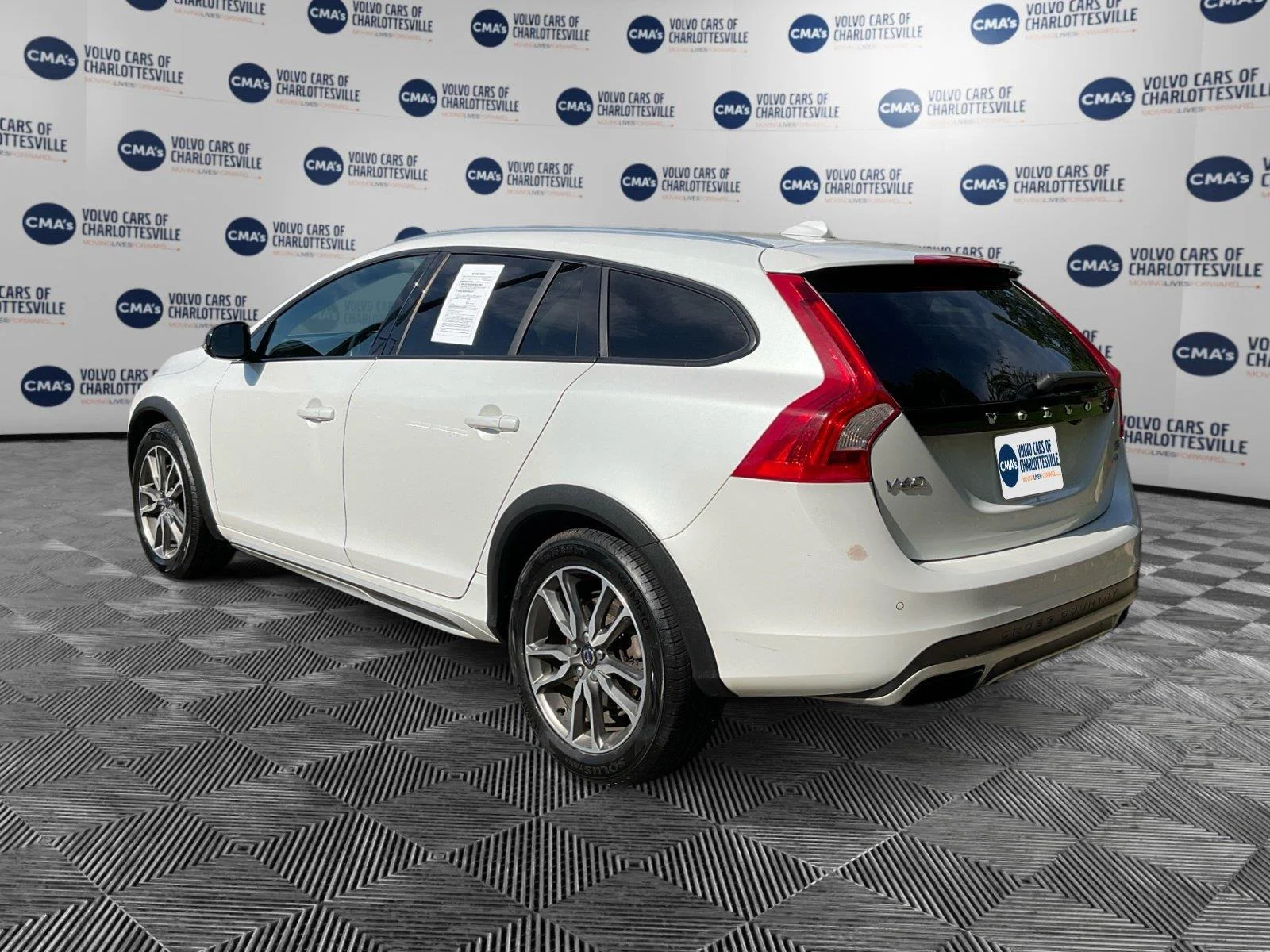 Used 2016 CRYSTAL WHITE VOLVO T5PREMIER image 3