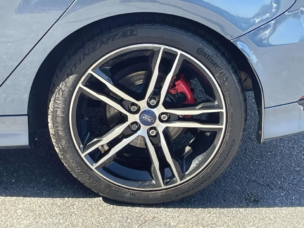 Used 2018 Blue Ford ST image 12