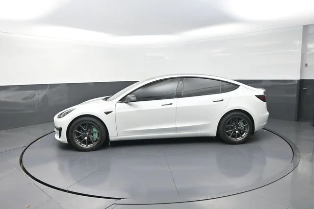 Used 2022  Tesla Long Range image 41