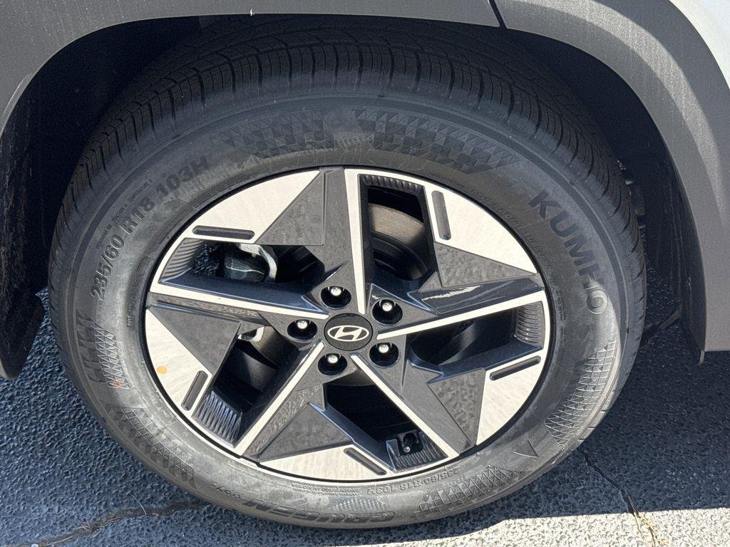 New 2026 White Hyundai SEL FWD image 17