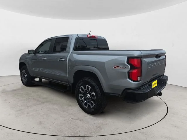 Used 2024 Silver Chevrolet Z71 image 3