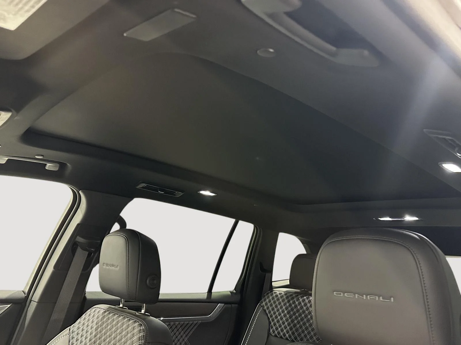 Used 2025 Ebony Twilight Metallic GMC Denali image 18