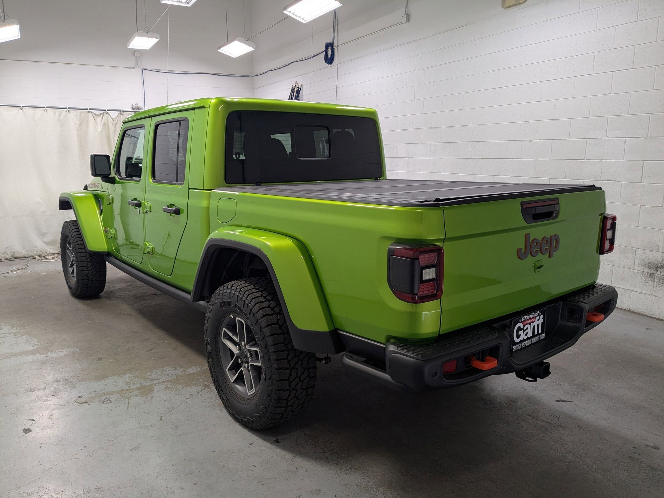 New 2025 Mojito Exterior Paint Jeep Mojave X image 7