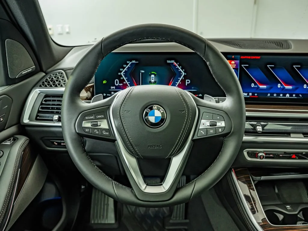 New 2026 Mineral White Metallic BMW xDrive40i image 23