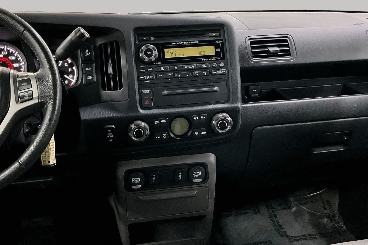 Used 2014  Honda RTL image 6