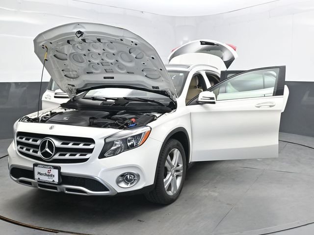 Used 2019 White Mercedes-Benz GLA 250 image 44
