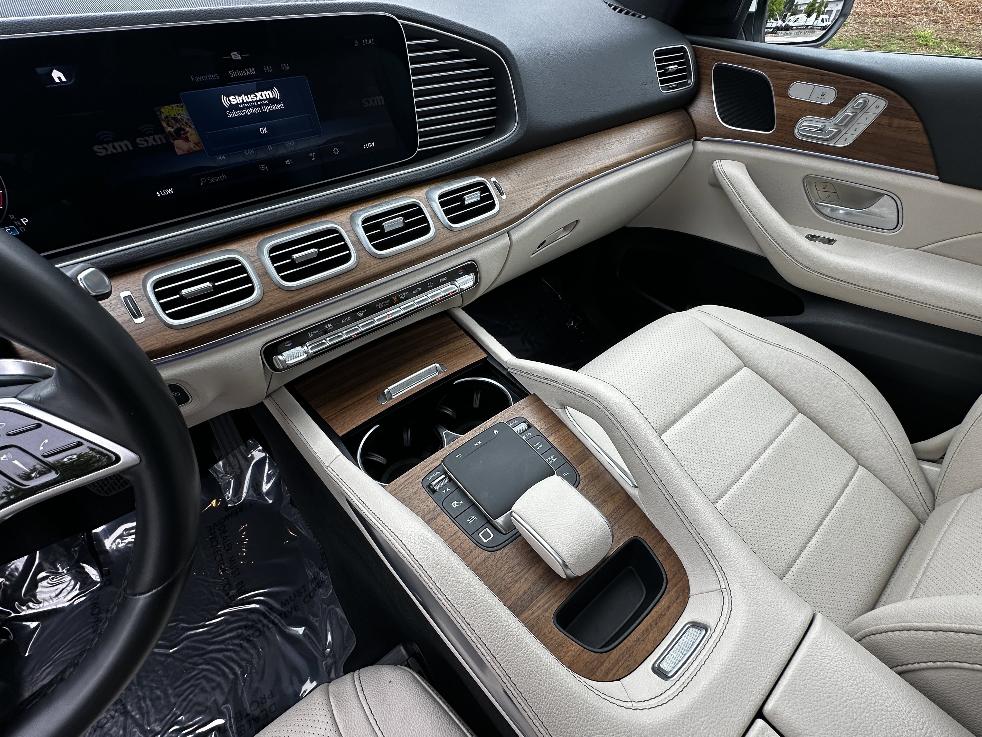 Certified Used 2025 White Mercedes-Benz GLE 350 image 31