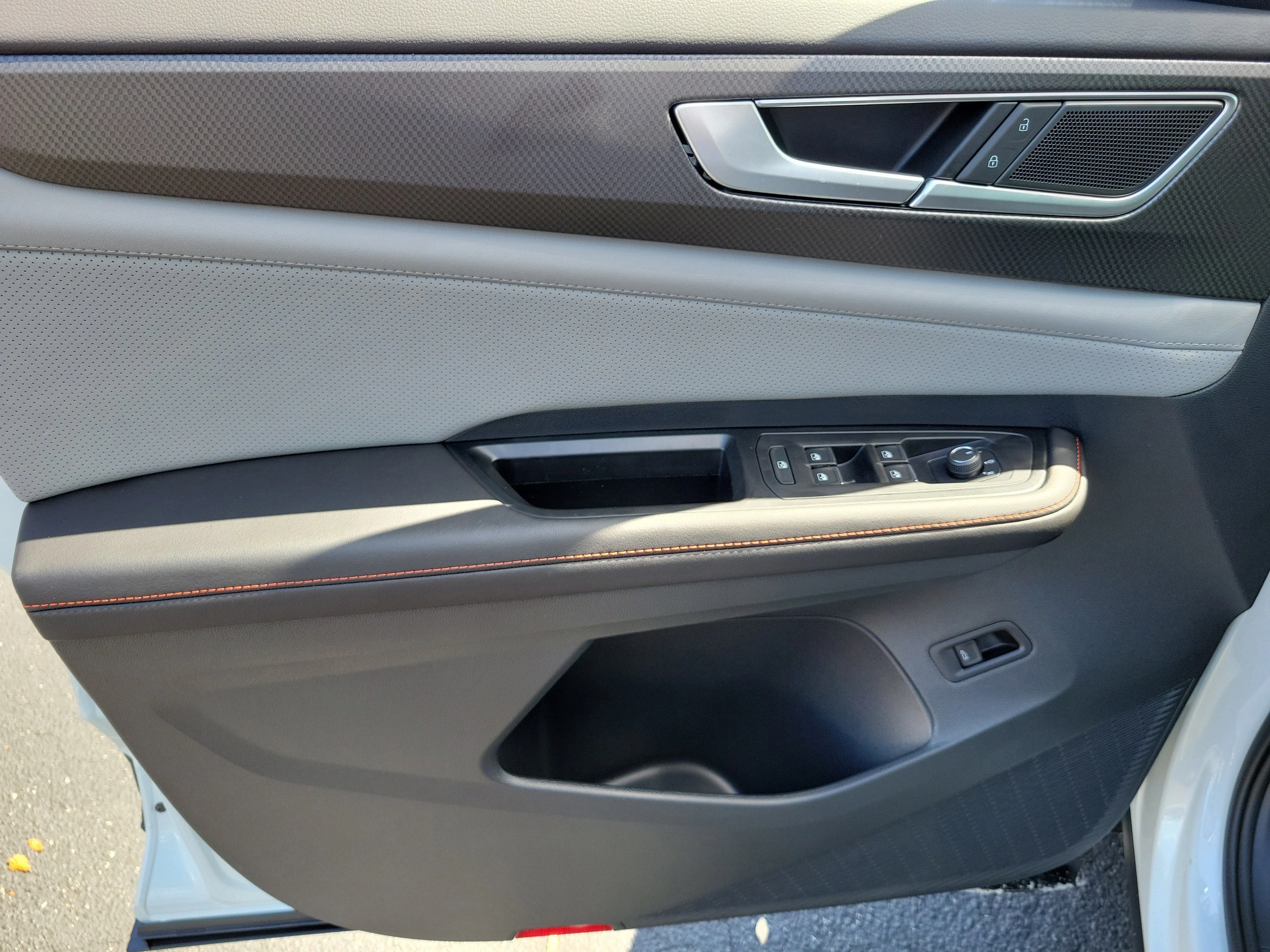 New 2026 White Volkswagen Peak Edition image 23