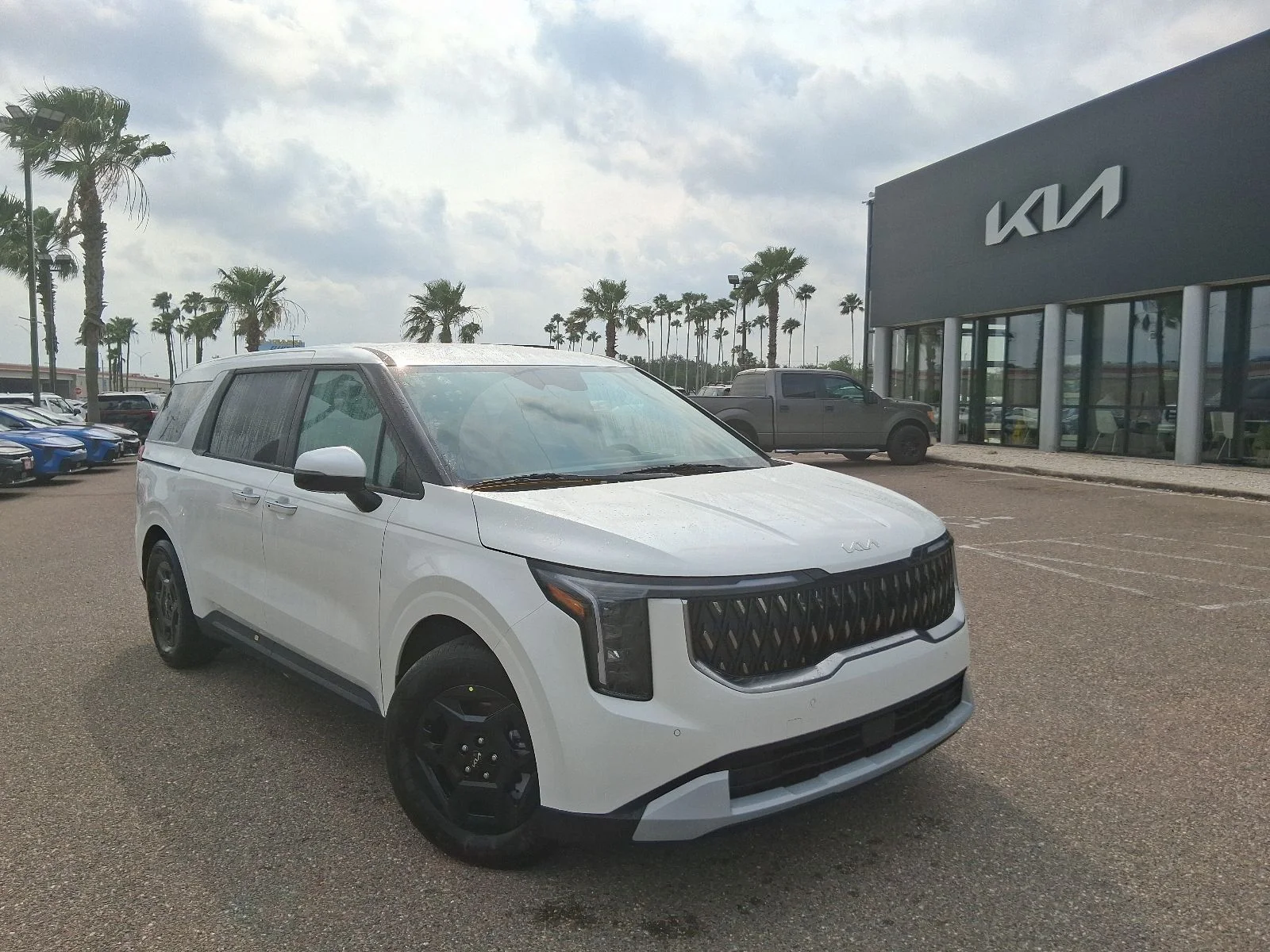 2026 Kia Sedona LXS's photo