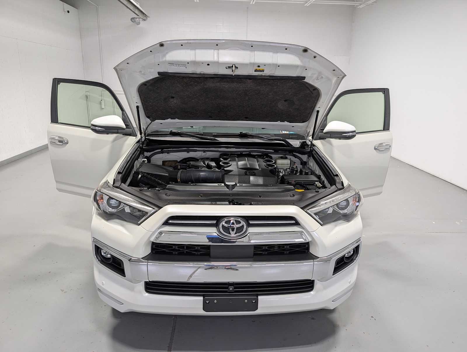 Used 2022 Blizzard Pearl Toyota Limited image 10