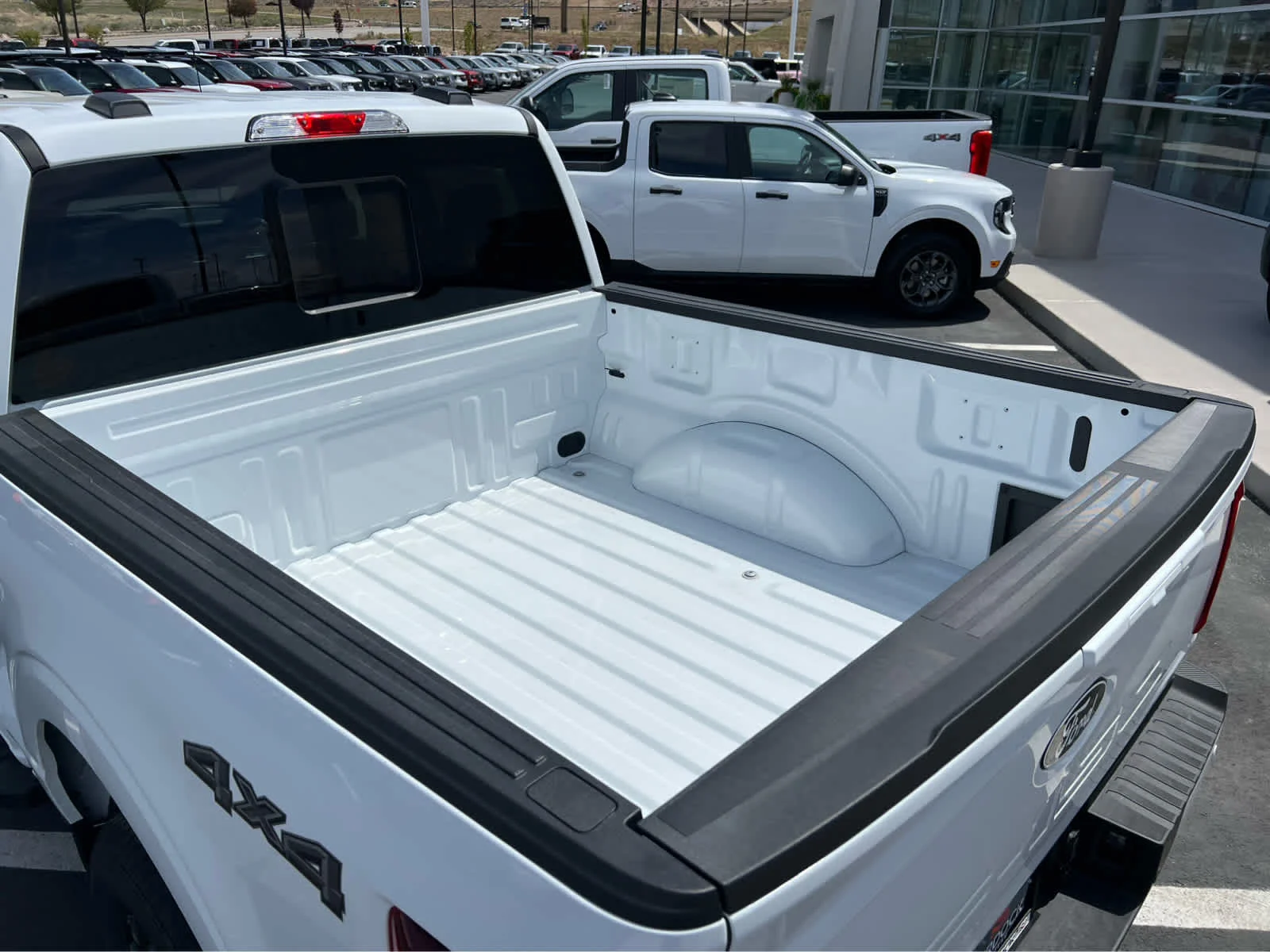 New 2026 Oxford White Ford XLT image 27