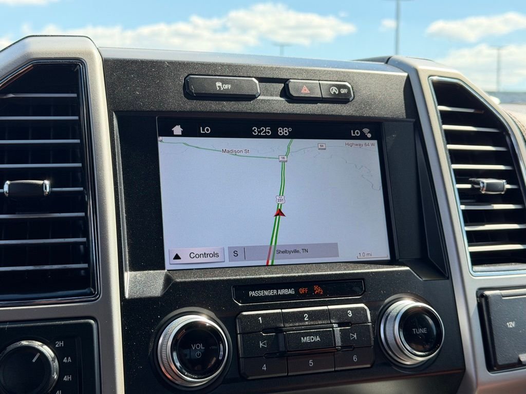 Used 2019 White Ford King Ranch image 34