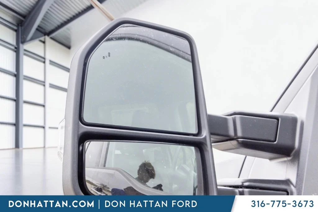 New 2027 Agate Black Metallic Ford F-250® XLT image 32