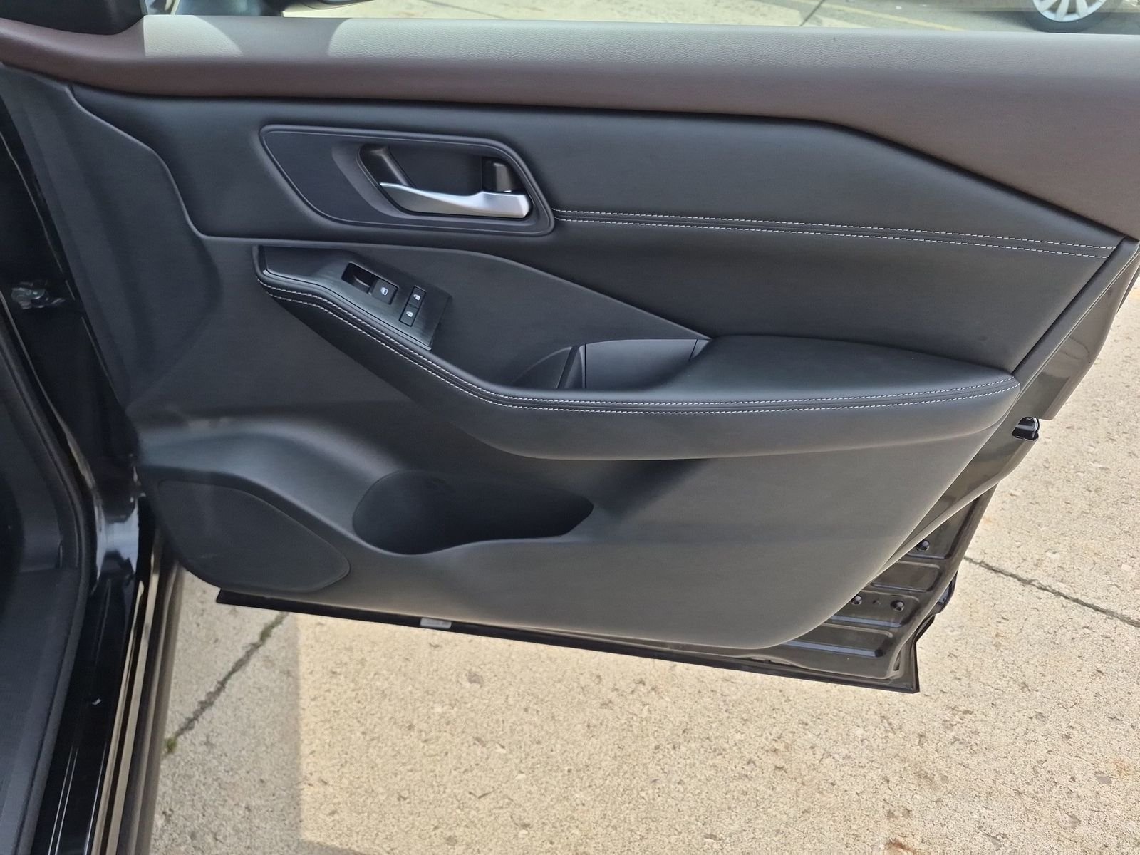 Certified Used 2023 Super Black Nissan SV image 34
