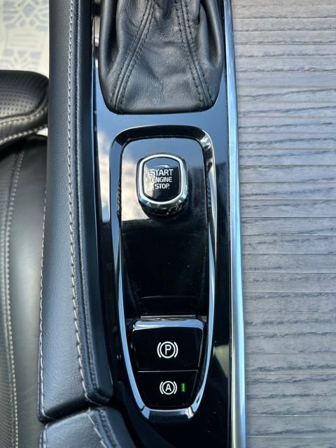 Used 2022 Gray Volvo T6 Inscription image 32