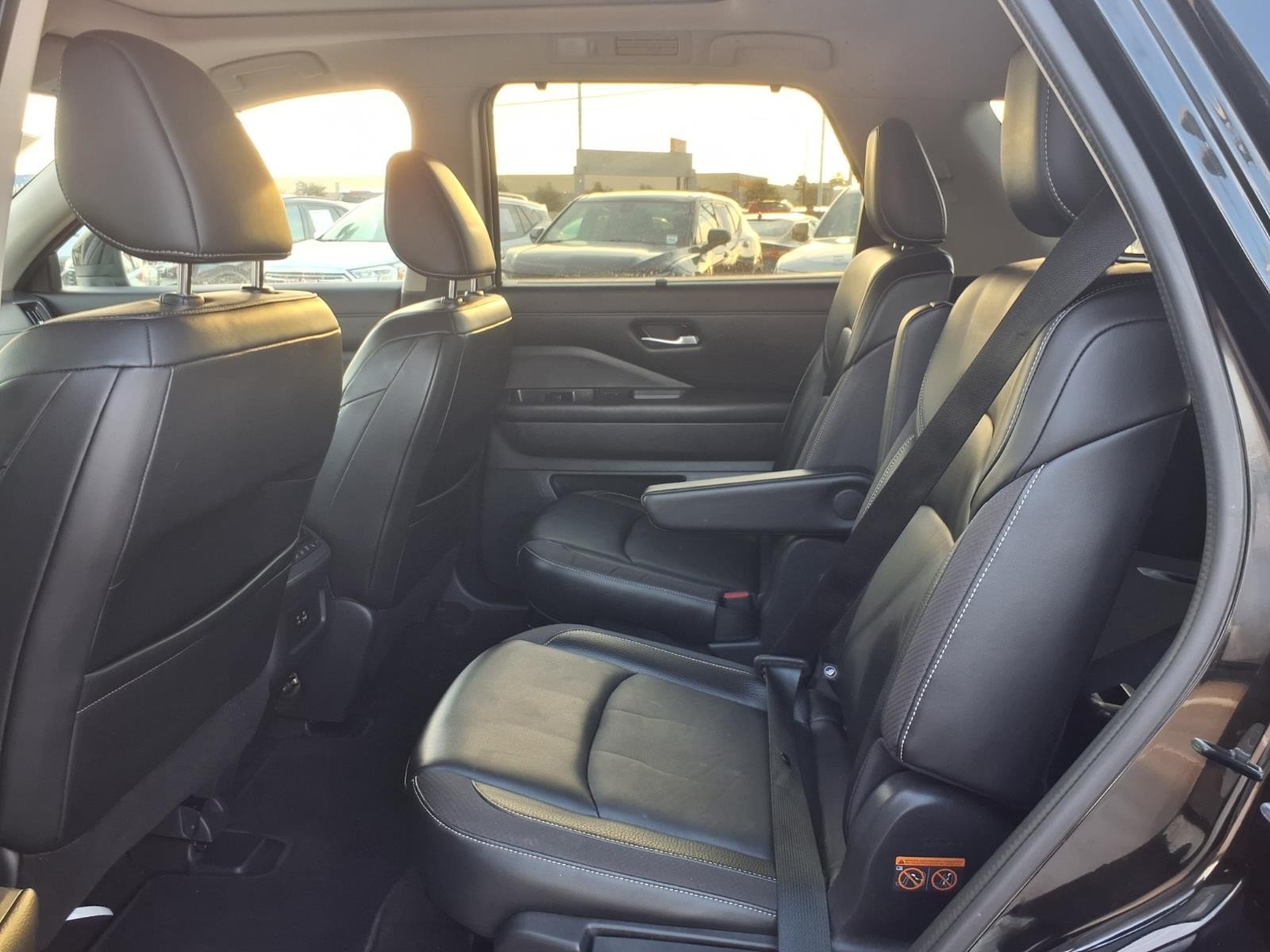 2022 Nissan Pathfinder SL Black at Robbins Nissan