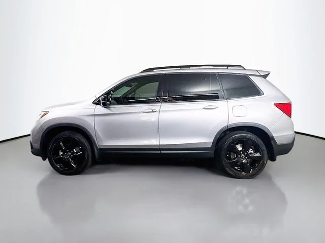 Used 2019 Lunar Silver Metallic Honda Elite image 6