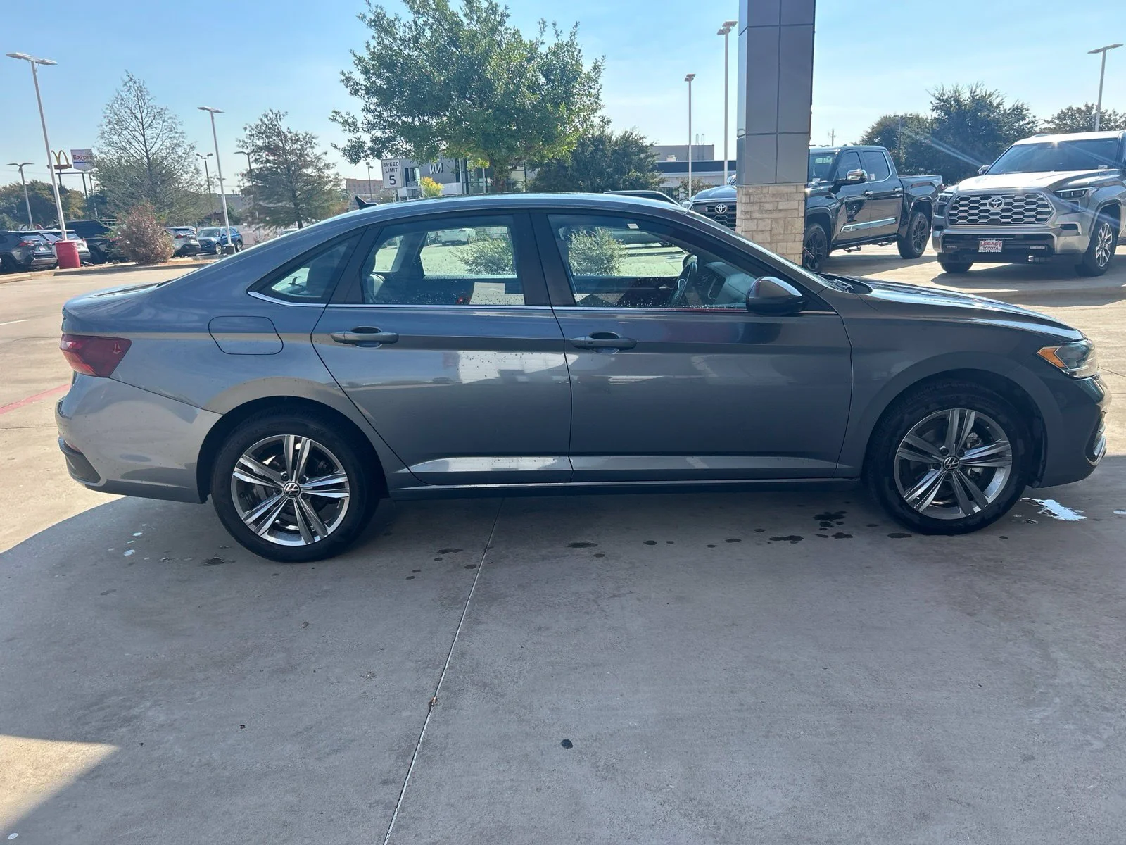 Used 2024 Gray Volkswagen 1.5T SE image 5