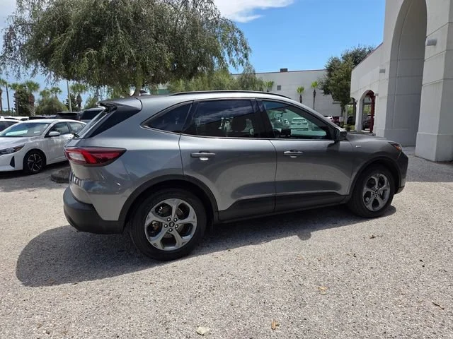 2025 Ford Escape ST-Line - Photo 12
