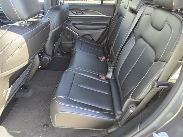 New 2026 Baltic Gray Metallic Clear-Coat Exterior Paint Jeep Limited image 17