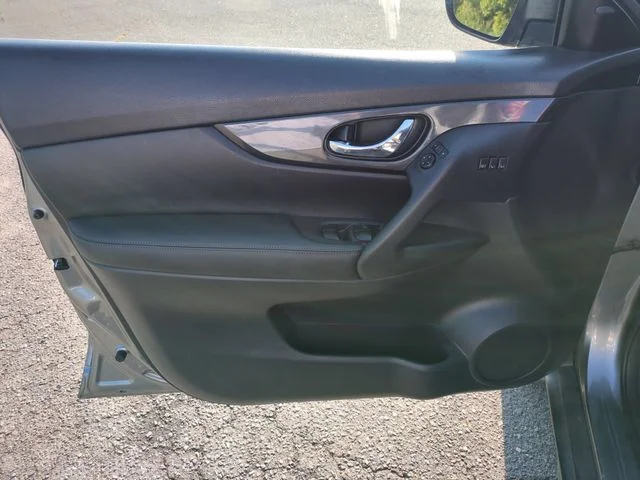 Used 2018 Gray Nissan SV image 12