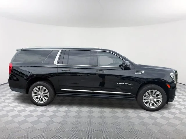 Used 2023 Onyx Black GMC Denali image 4