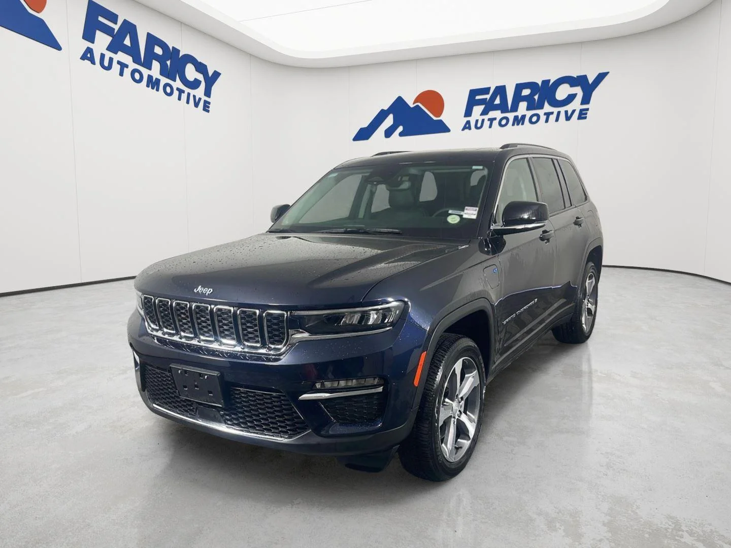 Used 2024 Midnight Sky Jeep 4xe image 2