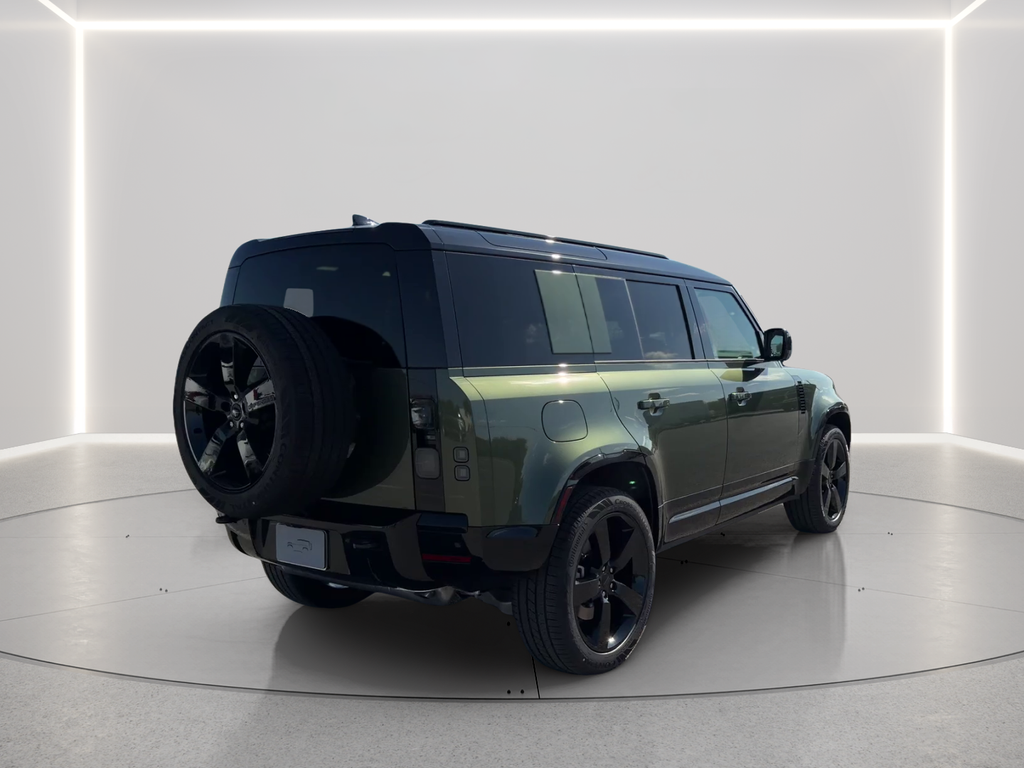 New 2026 Woolstone Green Land Rover X-Dynamic SE image 5