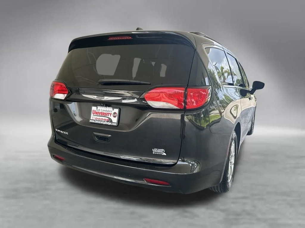 Used 2021 Black Chrysler LXI image 3