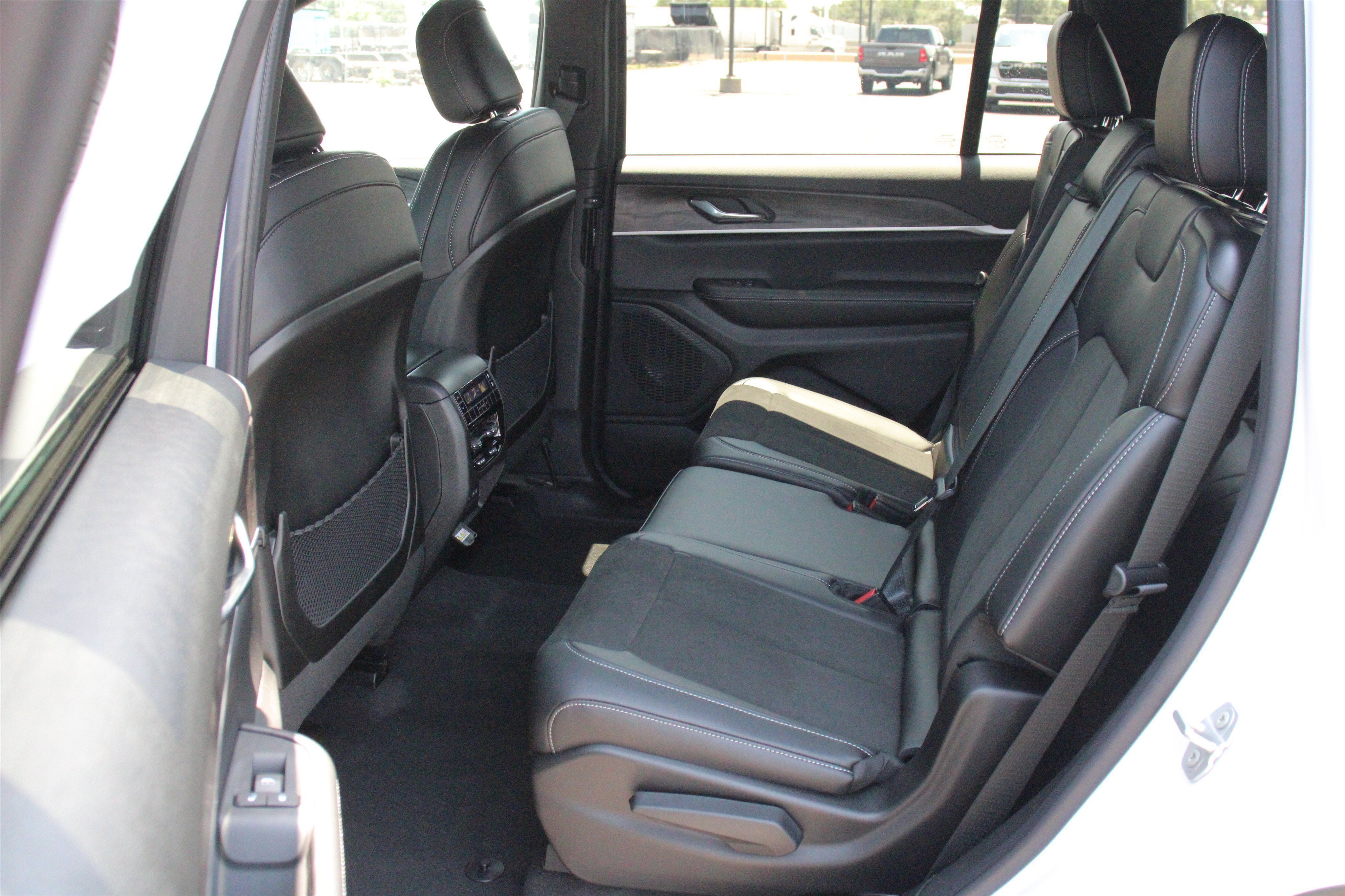 New 2026 Bright White Clearcoat Jeep Laredo Altitude image 26