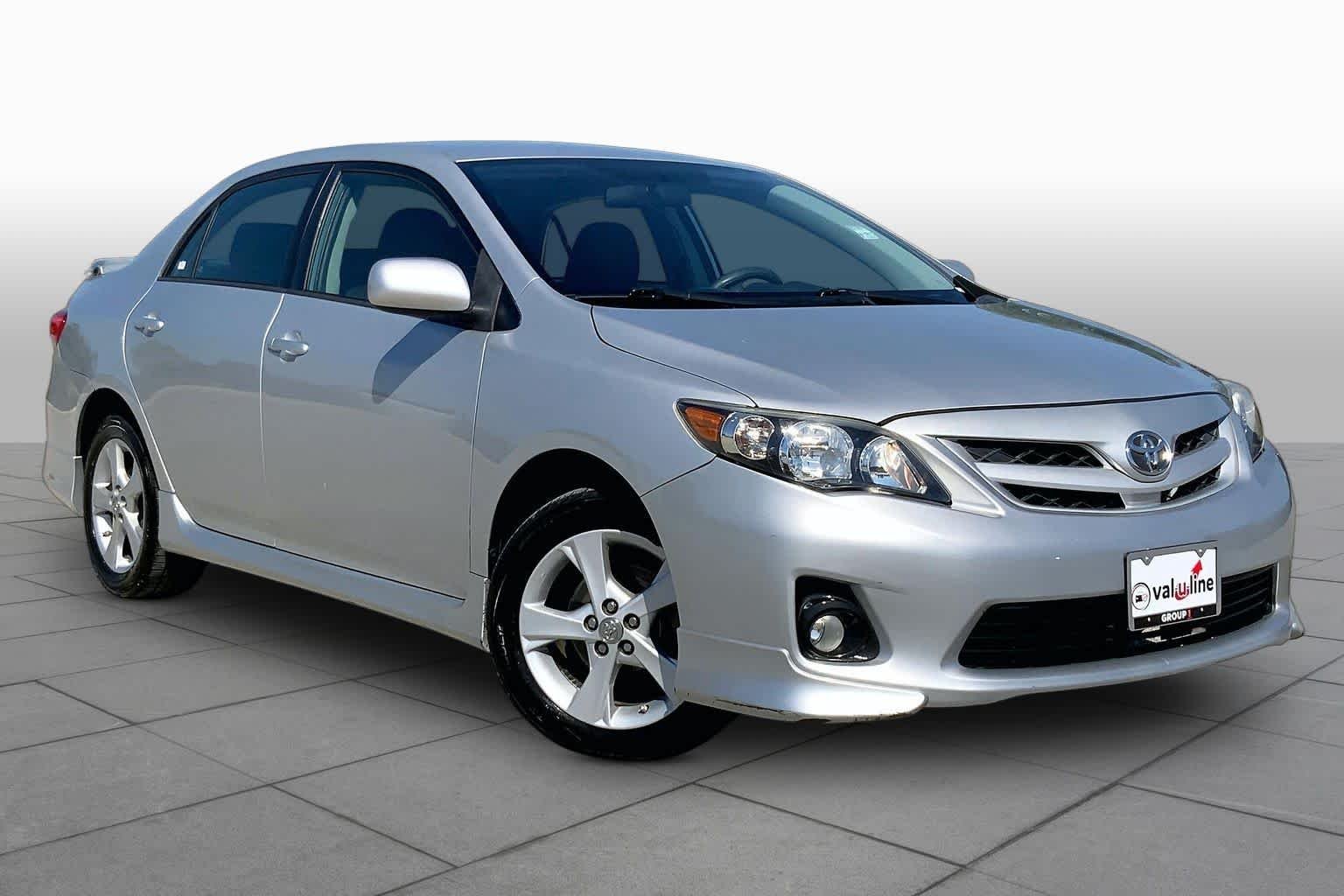 Used 2013 Classic Silver Metallic Toyota S image 3