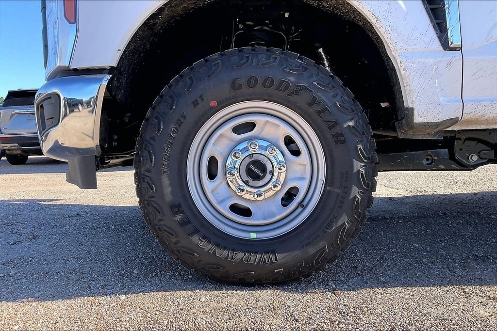 New 2026 Ford Super Duty F-250 XL 4D Crew Cab