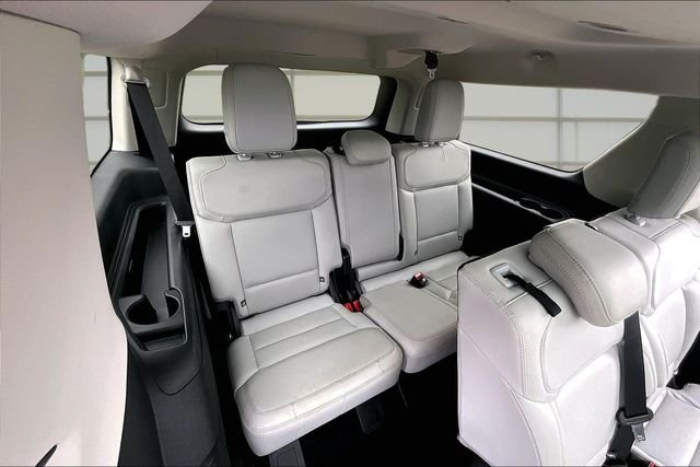 Used 2025 Black Ford Platinum image 28