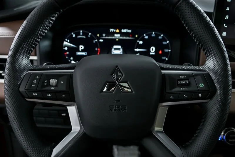 2025 Mitsubishi Outlander SEL - Photo 19