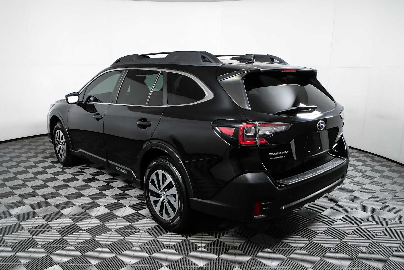 Used 2021 Crystal Black Silica Subaru Premium image 28