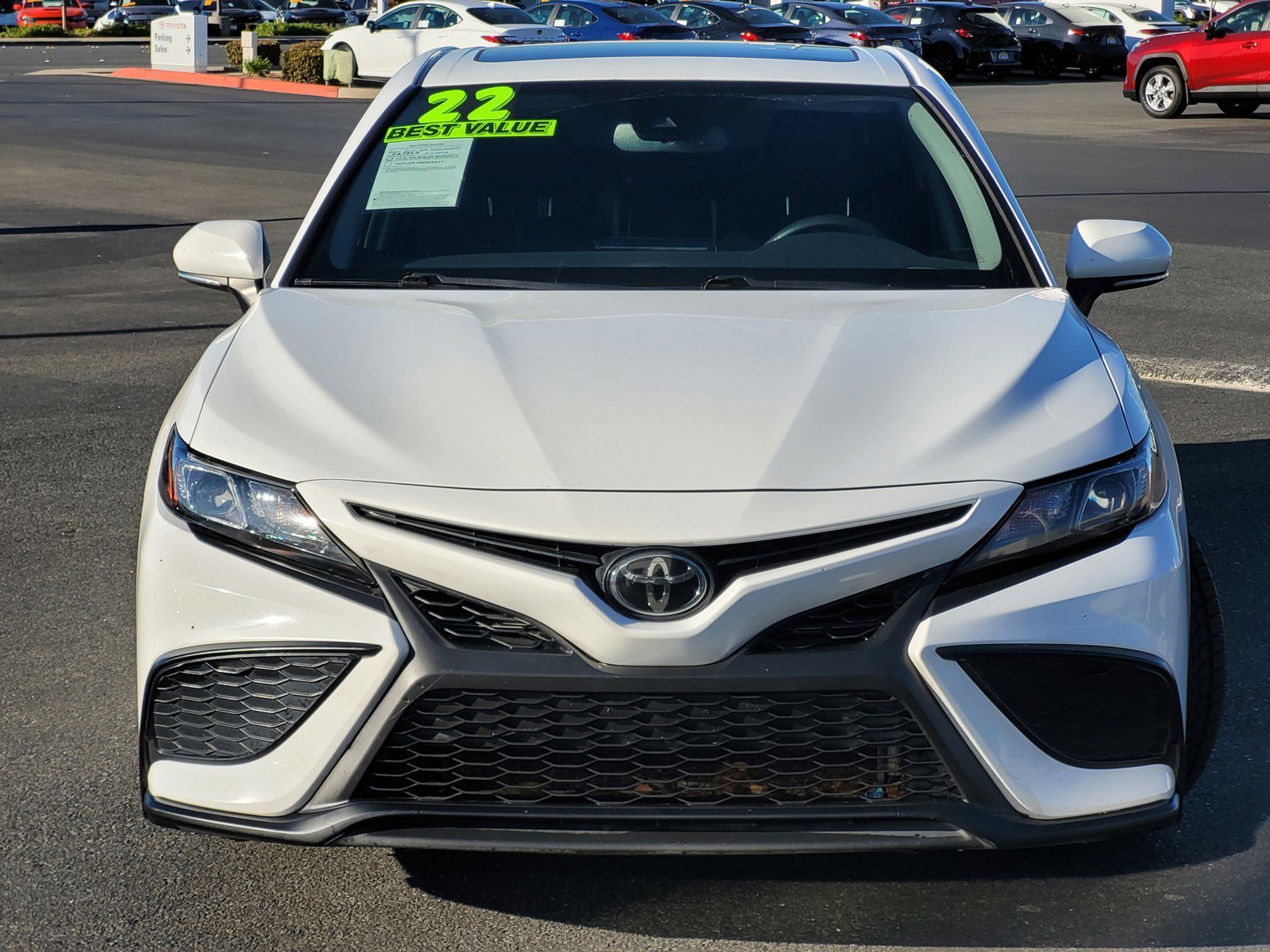 2022 Toyota Camry SE photo 2