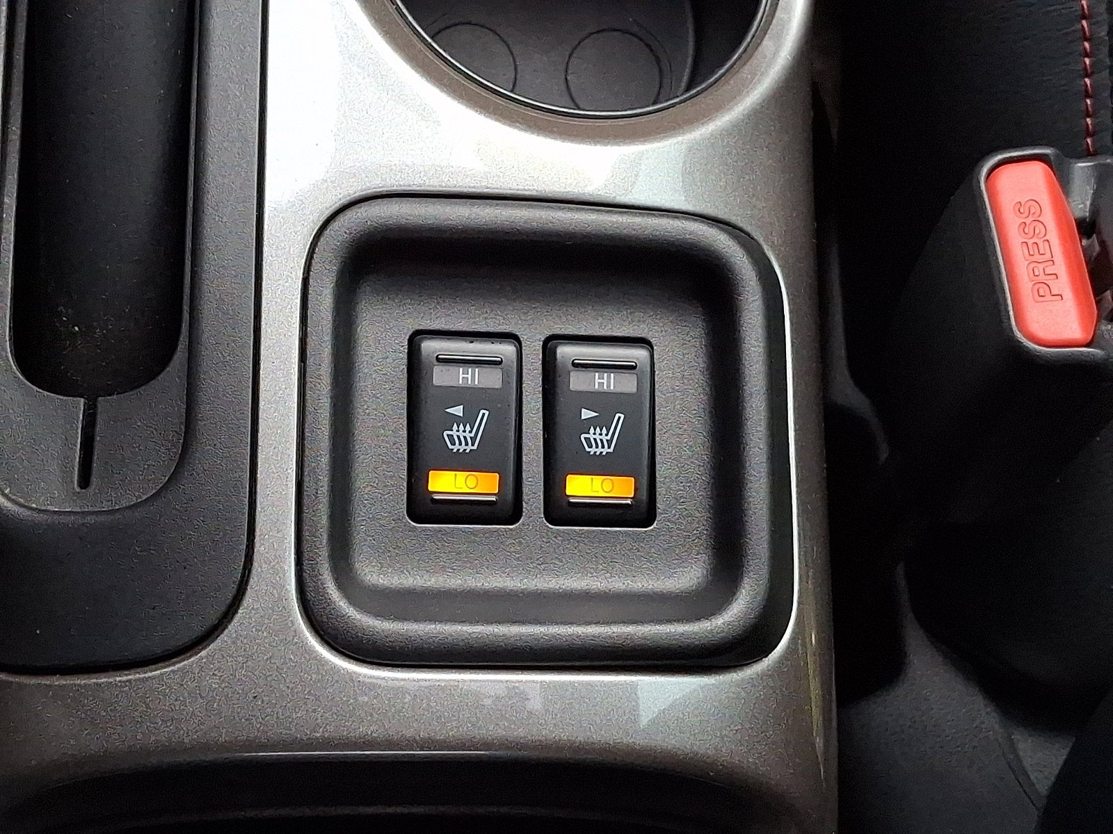 Used 2013 Gun Metallic Nissan SL image 24