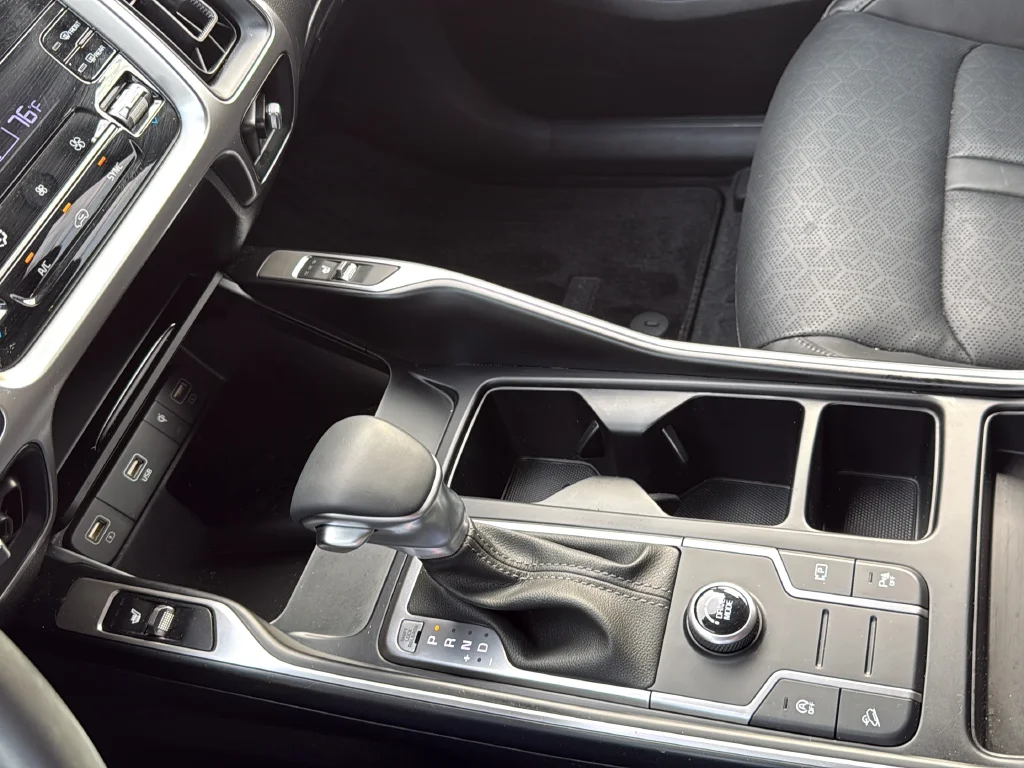Used 2023 Gray Kia S image 22
