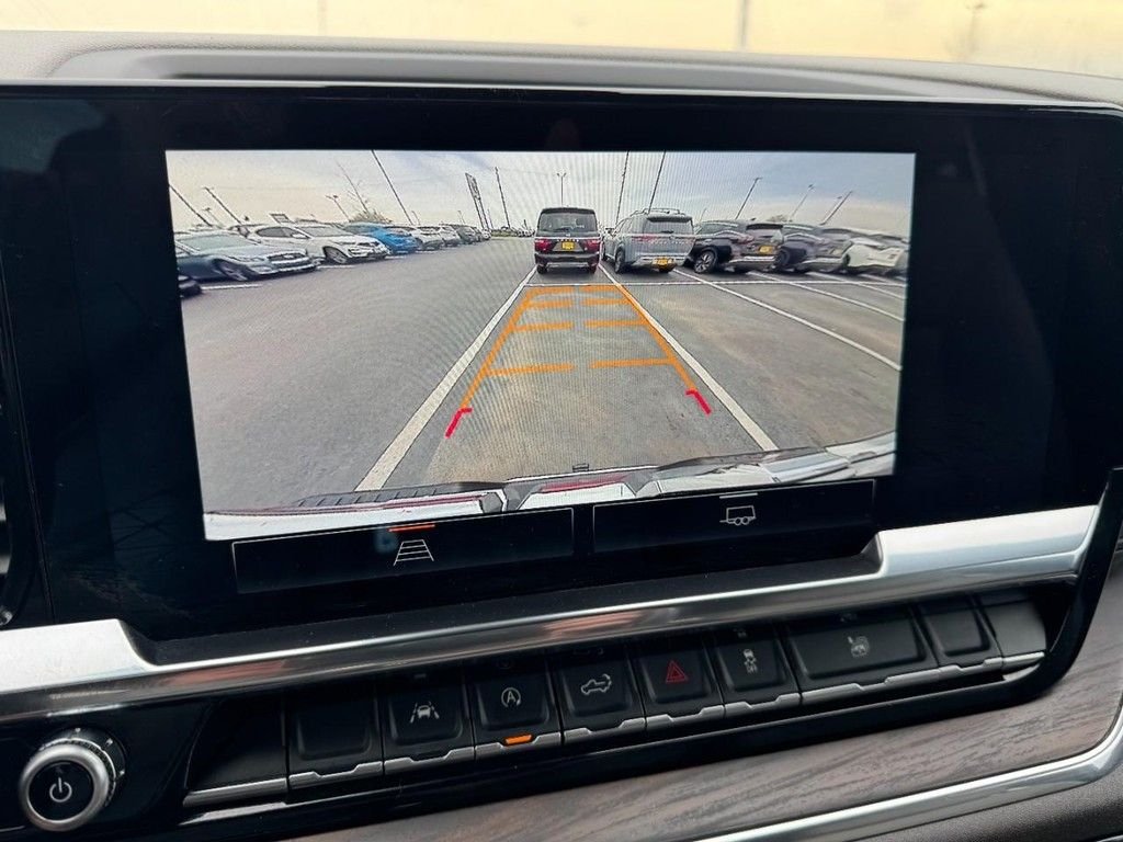 Used 2025 Silver GMC SLT image 22