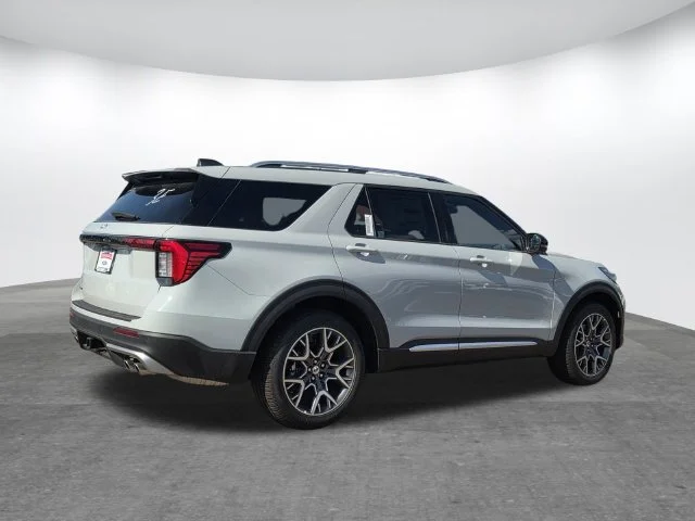 New 2027 Avalanche Gray Ford Platinum™ image 24